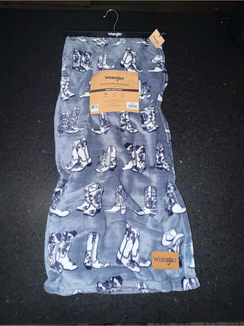 NEW Wrangler 60x70” Oversized Ultra Plush Throw BLUE WHITE COWBOY BOOT PRINT
